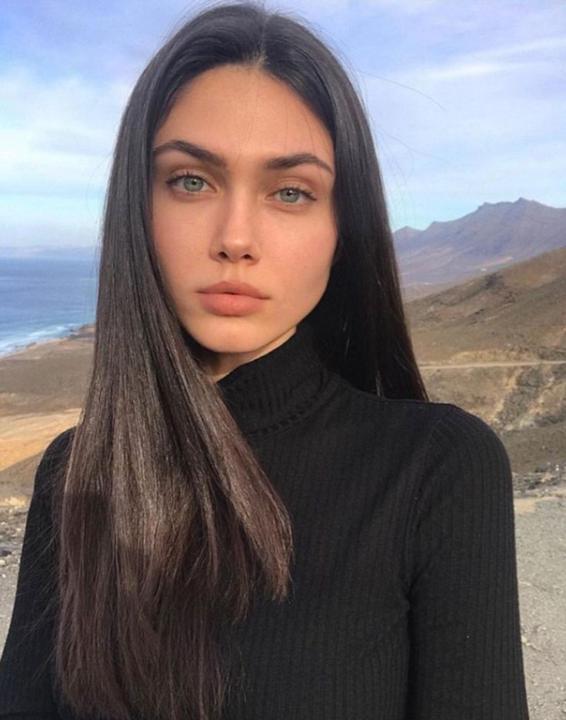 Alessia Anya