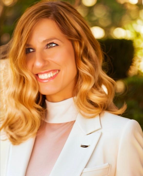 Claire Hayek