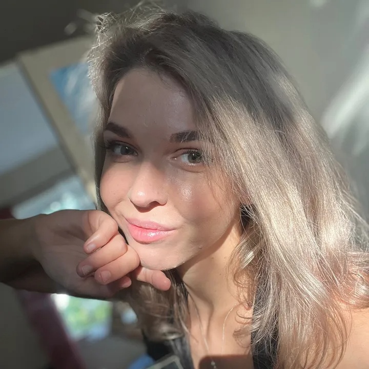 Sienna Hayes