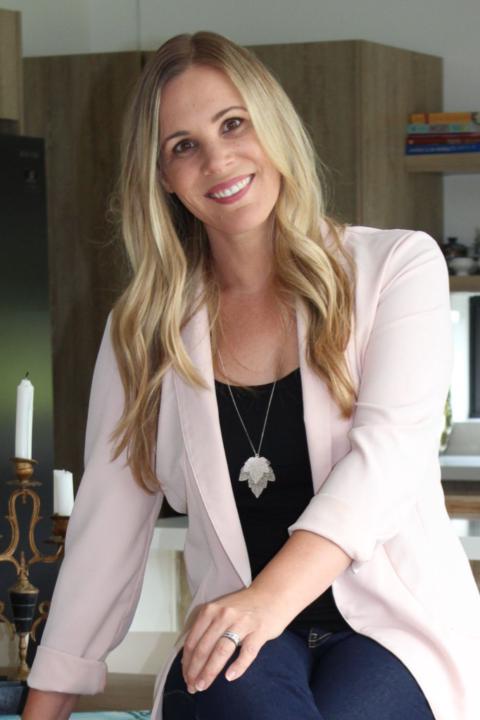 Janice Hoult