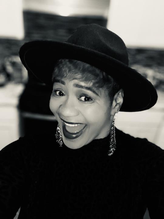 Welcome! Introduce yourself + share a pic of your workspace 🎉