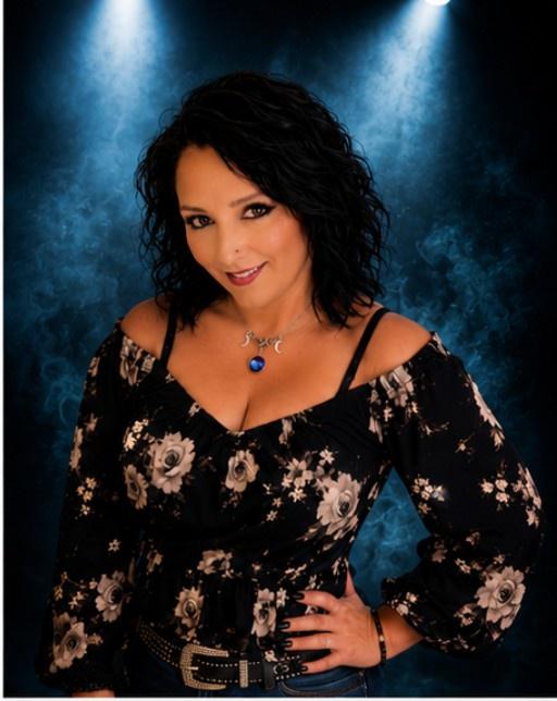 Kandi Slater