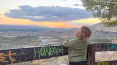 Lenny Andonaigue Segovia