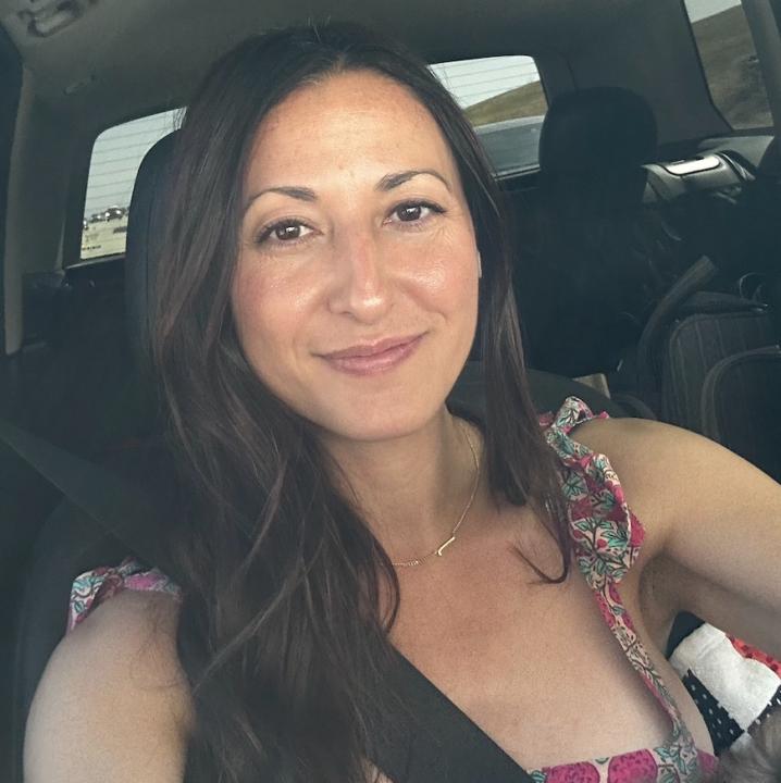 Jenelle James