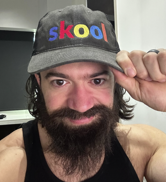 Alex Hormozi: 8 cách mọi người kiếm tiền trên Skool (cho đến nay)