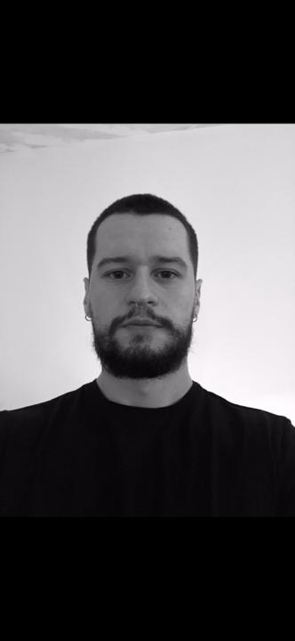 Dominik Maksim
