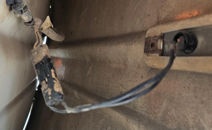 Clearance Light Socket, Unobtanium?