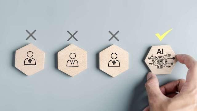 AI làm việc nhanh hơn hiểu quả hơn con người nên con người càng thất nghiệp.