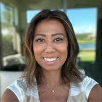 Elaine Pakula