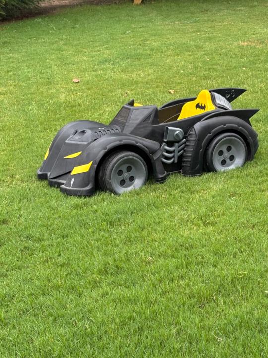 S R