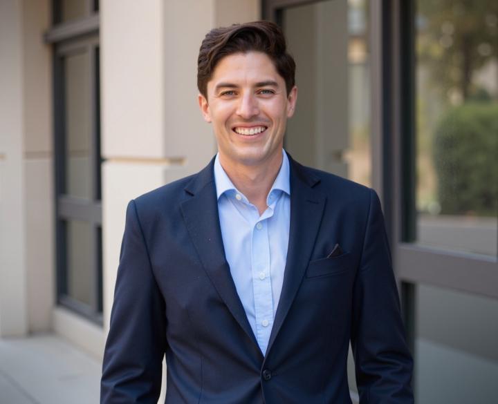 Andrew Becker