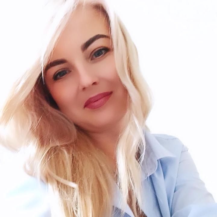 Олександра Коломойцева