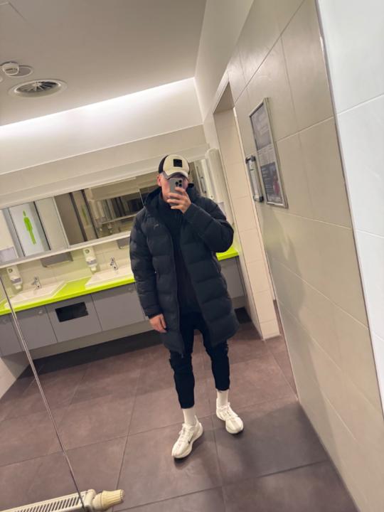 Tobias F