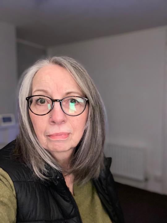 Carol Carter