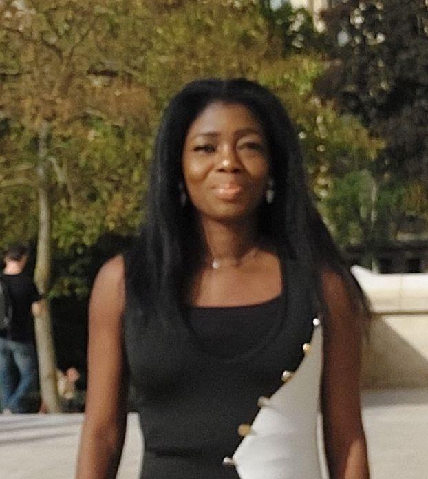 Lola Olawale