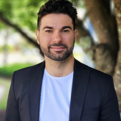 Steven Petruzello
