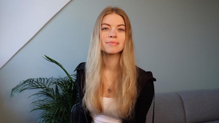 Naomi Avyon
