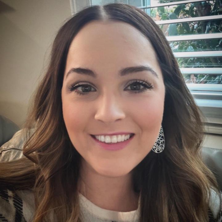 Anna Holland