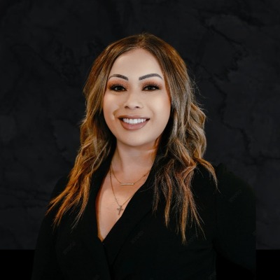 Veronica Lares