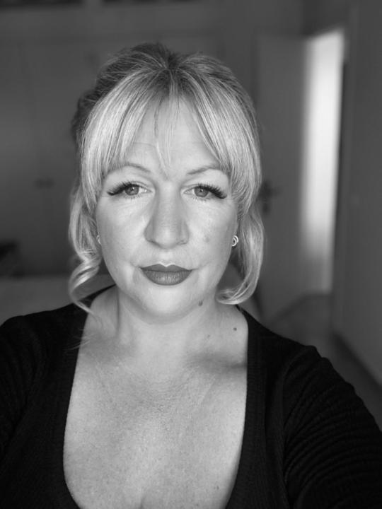 Angie Mcalindon