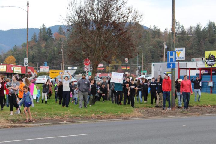 Lunge Challenge 14,391 Bodyweight lunges in 15.5 hours