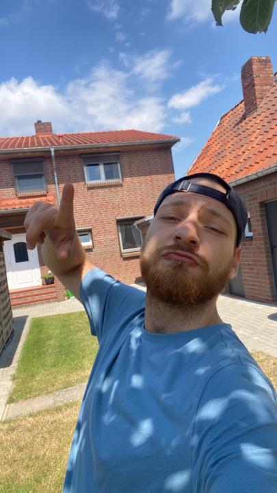 Julian Nikolai Damerau