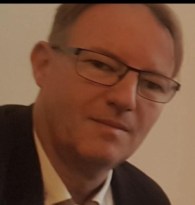 Kövecs László