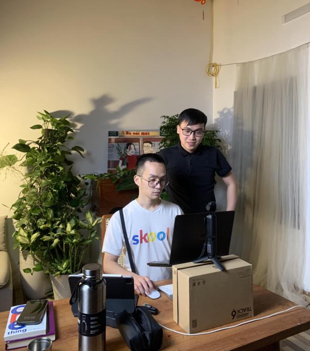 🔥 Trầy trật cả năm trời – cuối cùng em cũng làm được điều từng nghĩ mình không đủ giỏi để làm: Xây một cộng đồng thật, có thu phí, có người học, có người ra kết quả.