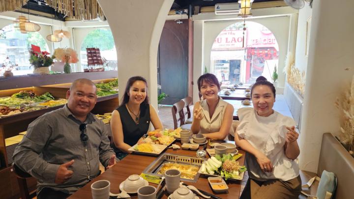 BỮA TRƯA MIỄN PHÍ CỦA BENNY PỤNG PỰ!