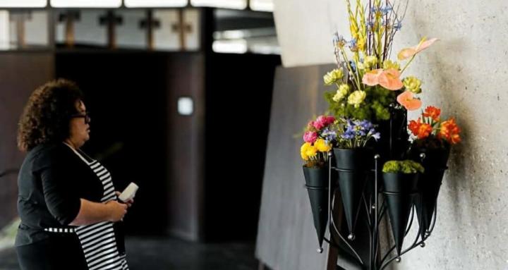 Tiffany Teaches Flowers