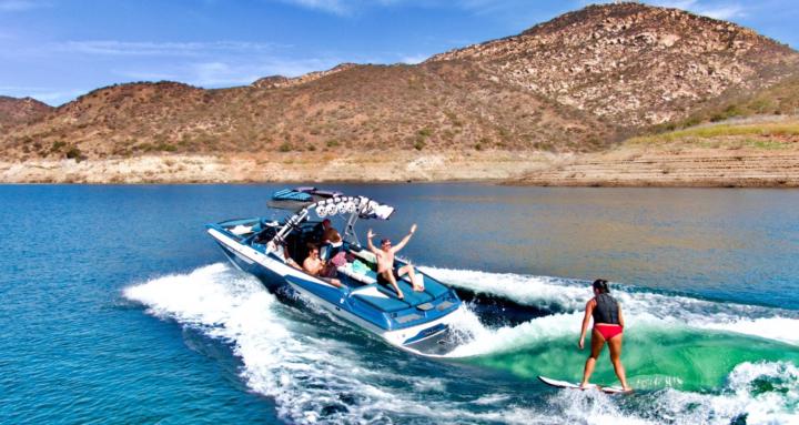 Wake Surfing UNLMTD