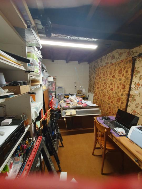 Knitting room /knitting area 