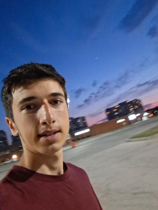 Eitan Shalomov