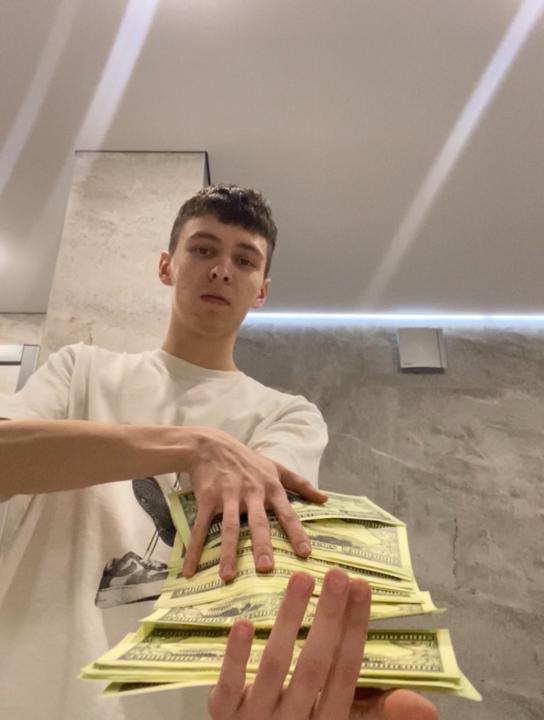 Михаил Кондратенко