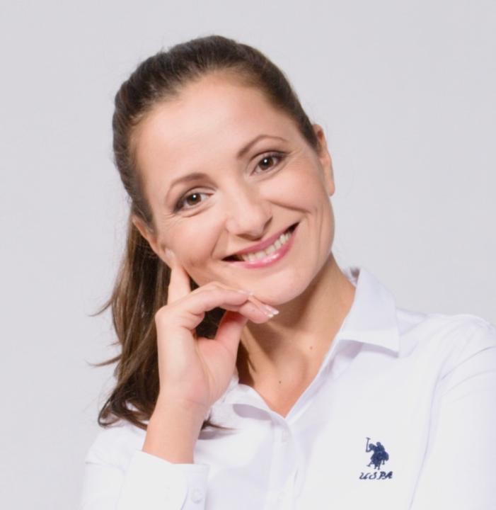 Ива Николова