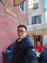 Tùng Hoàng