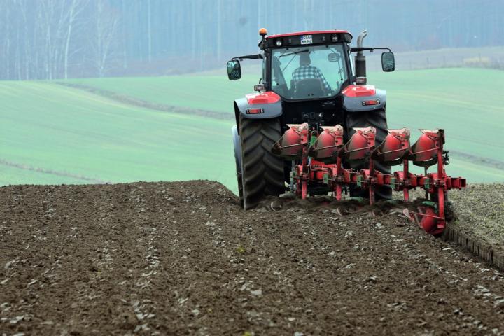 Fiber-optic sensors reveal how farming destroys soil's natural structure
