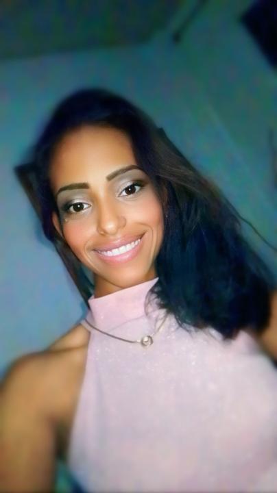Luz Requena