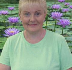 Julie Adamo