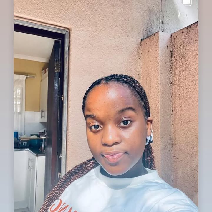 Yenzeka Unathi Makhunga