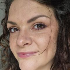 Caroline Dell aira