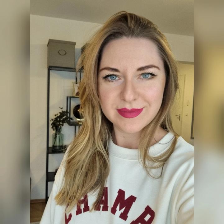 Julia Wolf