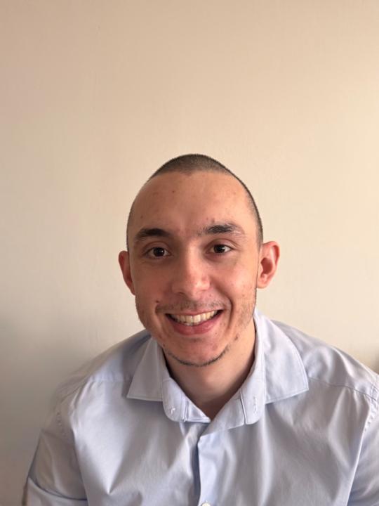 Aaron Frátrik