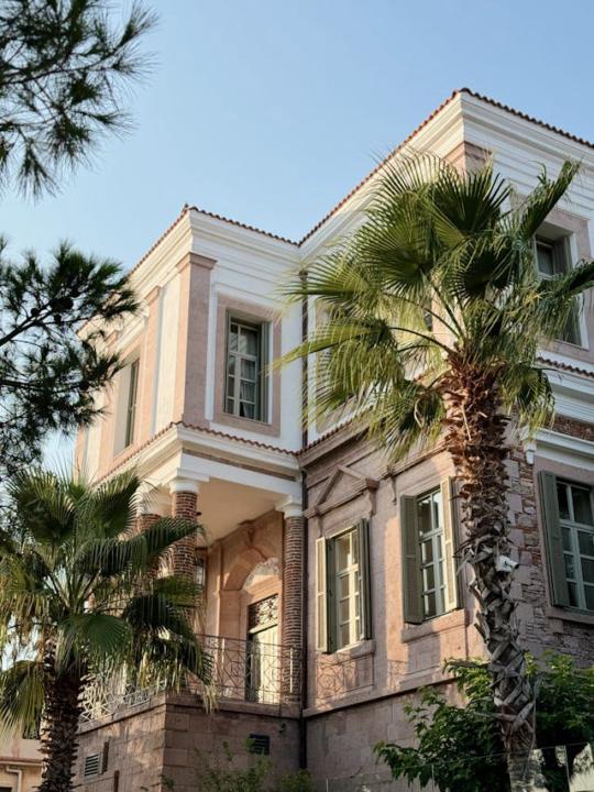 Mahalle Dokusu: Macaron’un Renkleri, Hamdibey’in Rüzgârı, Cunda’nın Melodisi