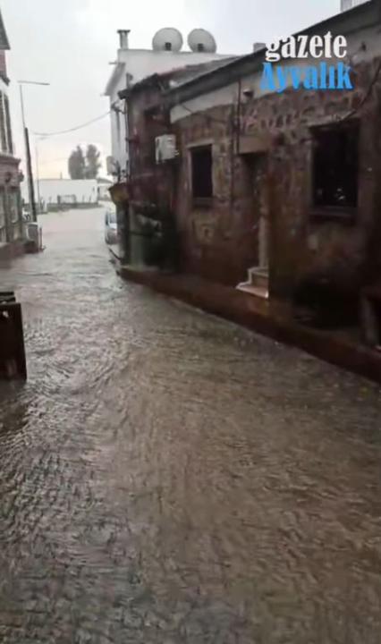 🌧️ Ayvalık’ta Son 48 Saat: Gök Yarılıp Su İndi, Kasaba Sınandı