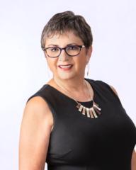 Maureen G Kelly