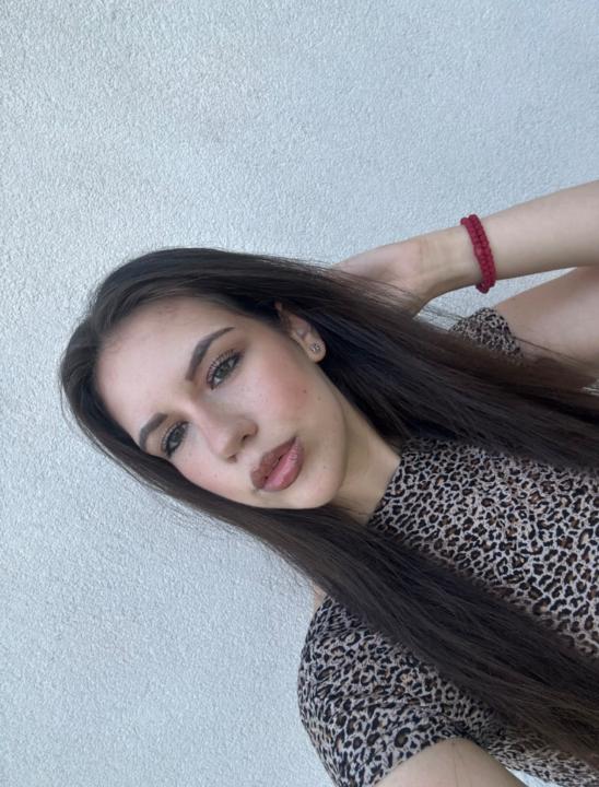 Viktória Spinyhért