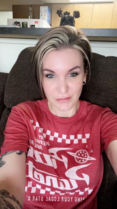 Ashley Vangraefschepe