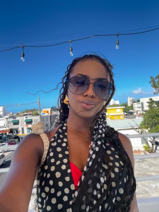 Syrenitì Sherrell
