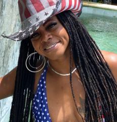 Angela Clinton